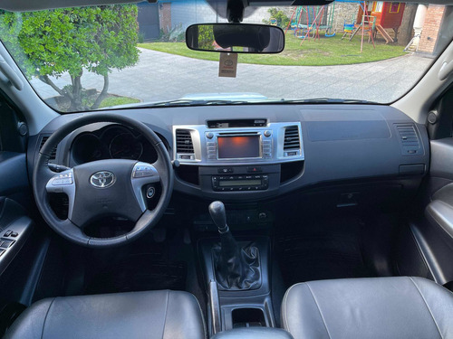Toyota Hilux 3.0 Cd Srv Cuero 171cv 4x2 - E4 2014