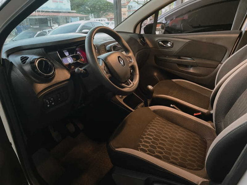 Imagem 5 de 15 de Renault Captur Zen 1.6 16v 5p Mec 2018