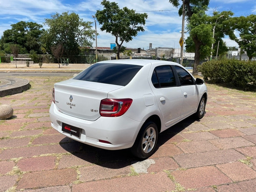 Imagen 8 de 18 de Renault Logan 2015 1.6 Privilége (( Gl Motors )) Financiamos