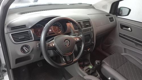 Imagen 7 de 12 de Volkswagen Suran 2016 1.6 Highline Msi Gnc