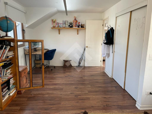 Casa En Venta De 3 Dorm. En La Florida