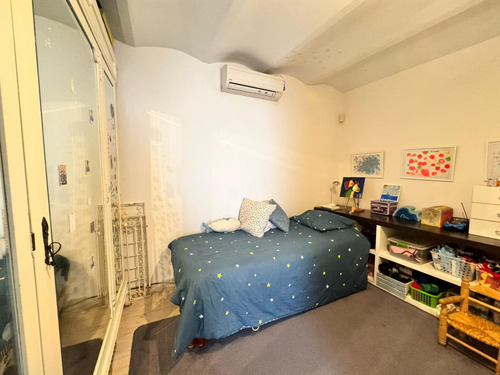 Venta - Casa Pasillo A 2 Cuadras Del Río. 3 Dormitorios Y Patio. Alquila Cochera En Edificio Al Lado