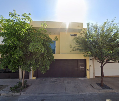 Casa En Venta, Recuperación Bancaria, Col. Jardines Del Bosque, Los Mochis, Sinaloa. Laab2