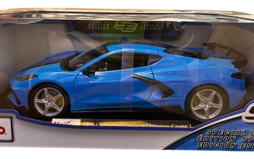 Corvette Stingray Coupe A Escala 1:18 Maisto