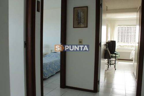 Imagen 13 de 30 de Apartamento En Venta Con Vista Al Mar De Tres Dormitorios - Oportunidad