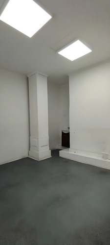 Arriendo Amplio Edificio Para Oficinas En Valparaíso
