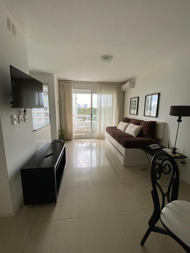 2 Amb 4 Personas Cochera Piscina Climatizada Cubierta Y Piscina Exterior Punta Del Este Lindísimo!