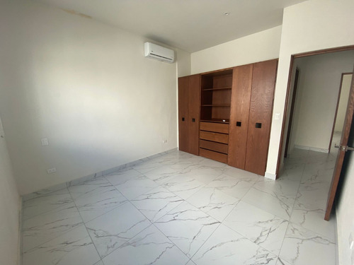 Casa En Venta En Residencial Aqua By Cumbres