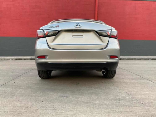 Toyota Yaris 1.5 R Le Mt 2016