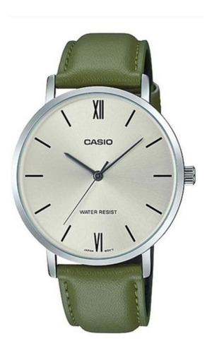 Reloj pulsera Casio MTP-VT01 con correa de cuero color verde - fondo plateado