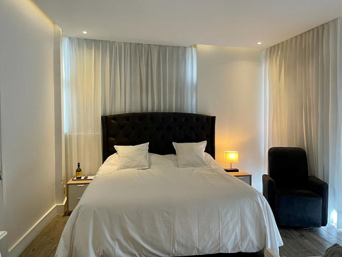 Apartamento Penthouse Con Terraza En Alquiler Amueblado En Serralles, Facil Acceso A Sectores Como Piantini, Evaristo Morales, Naco