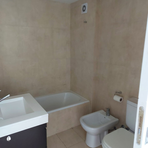 Imagen 18 de 20 de Departamento 2 Amb. Impecable En Complejo De Categoria Con Seg. Pileta, Solarium, Parrila, Sum, Gimnasio. Excelente Acceso. Cochera Cubierta Fija.