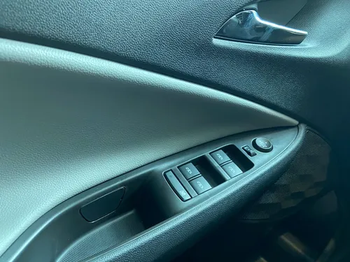 Chevrolet Onix 1.0T Premier Hatch At