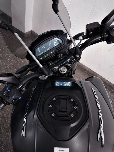 Imagen 11 de 22 de Bajaj Dominar 400
