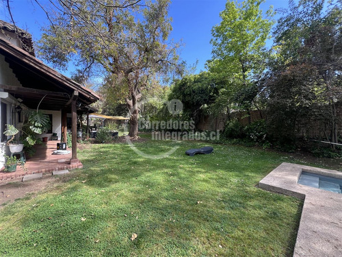Casa En Venta De 5 Dorm. En Lo Barnechea
