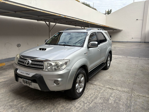 Toyota Hilux SW4 3.0 Srv Cuero I 171cv 4x4 4at