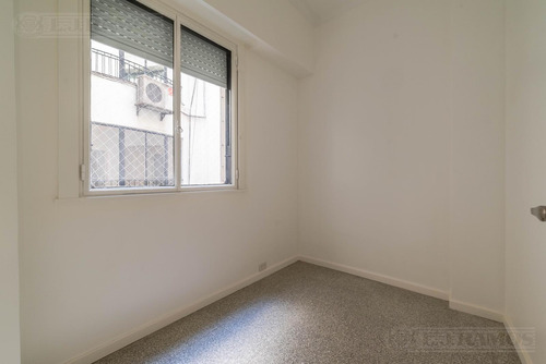 Plaza Pellegrini, Alvear Esquina Libertad. Emblemático Edificio. Vista. 2 Coch.. Seg. 24 Hs.
