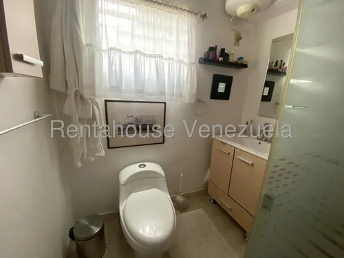 Se Vende Casa En Prados Del Este