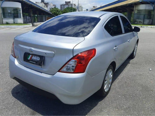 Nissan Versa 1.0