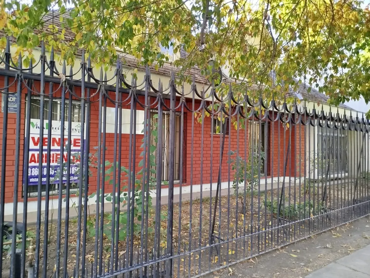 Imagen 2 de 24 de Se Vende Amplia Propiedad Comercial En Centro De Talca