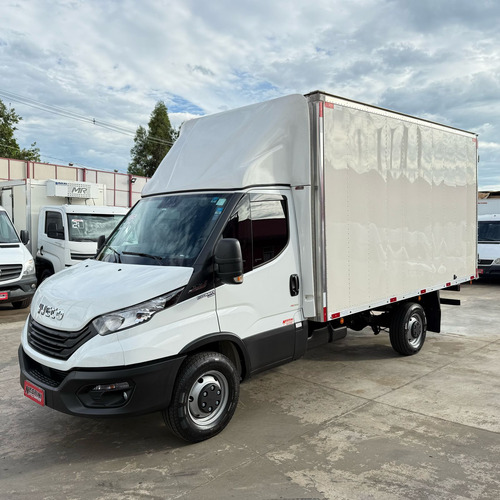 Iveco Daily 35-160 Cs Baú Completa 2023 Muito Nova 14881km