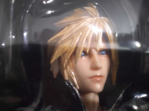 Play Arts Kai Cloud Ffvii Advent Children Original Lacrado