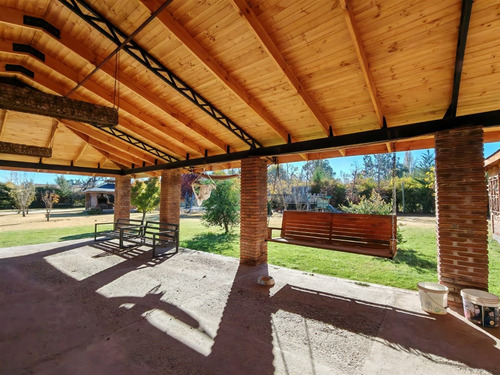 Parcela Con Casa Y Piscina, Av. Las Parcelas / Hernán Prieto
