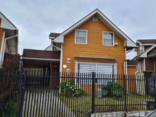 Casa En Venta De 3 Dormitorios En Puerto Varas