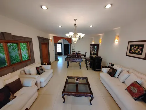 Casa En Venta En Frac. Hacienda Santa Fe, Leon, Gto. Justo Al Lado De La Universidad Iberoamericana