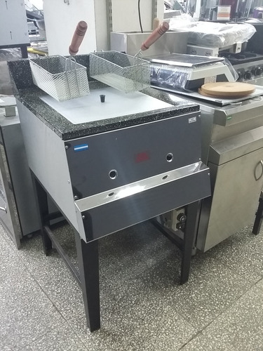 Imagen 4 de 5 de Freidora Tecnocalor Automatica 33 Lts A Gas 2 Canastos