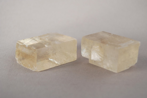 Imagen 1 de 1 de Piedra Calcita Cúbica Dorada Nro. 1