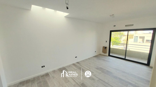 Departamento Ph En Venta En Capital Federal, Buenos Aires, Argentina