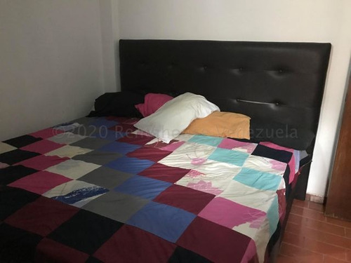 Imagen 9 de 14 de Santa Paula, Se Vende Apartamento. Cod. 21-1038