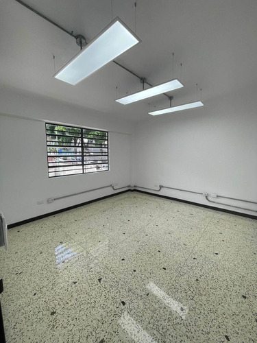 Imagen 4 de 11 de Alquiler De Oficina , Espacio Compartido