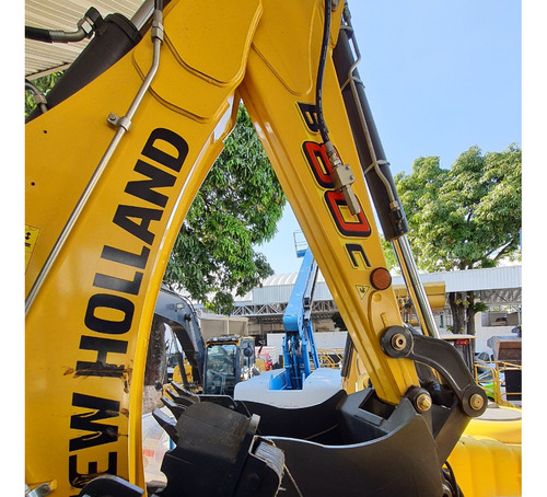 Retroexcavadora New Holland B80c 4wd Kit Nueva