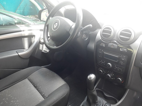 Renault Logan 1.6 Expression Hi-power 4p