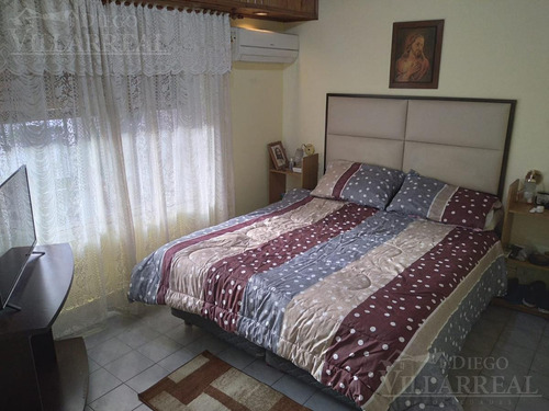 Imagen 12 de 30 de Casa - Hurlingham - Venta - Oportunidad - 4 Amb - 4 Ambientes