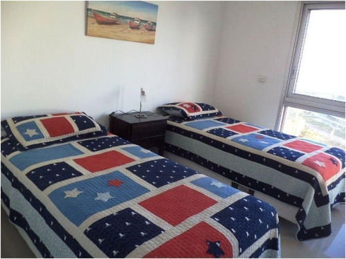 Apartamento En Alquiler Por Temporada De 3 Dormitorios En Playa Brava