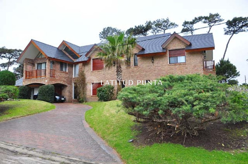 Casa En Mansa, 7 Dormitorios A Pasos Del Mar