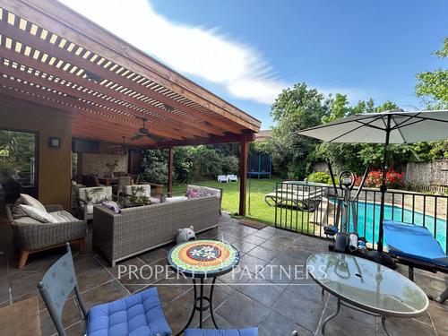 Espectacular Casa En Exclusivo Condominio De Camin...