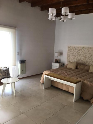 Imagen 3 de 19 de Casa - Countries/b.cerrado (moreno)