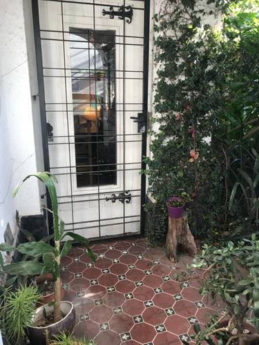 Casa 3 Ambientes Con Jardín En Vicente López