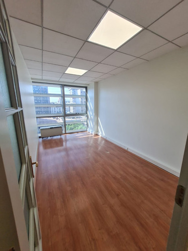 (adm) Oficina En Arriendo En Plaza De Armas, Santiago Centro