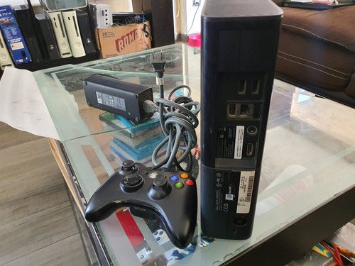 Xbox 360 Slim E Con Rgh3 500gbs Con Juegos Instalados Negro (Usado)
