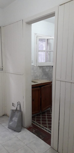 Ph En Alquiler De 2 Ambientes Con Patio En Sarandi - Con Detalles