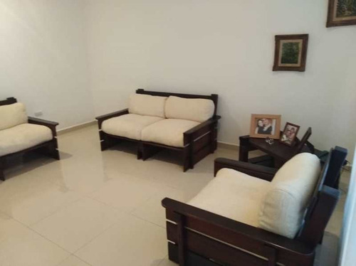 Imagen 2 de 21 de Casa En Venta En Urb. Guataparo Valencia Cod: Mac-672