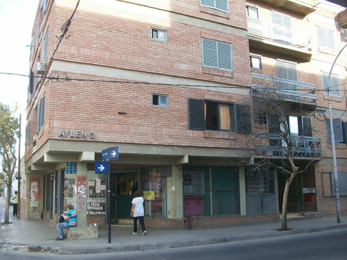 Imagen 2 de 25 de Departamento - Alberdi