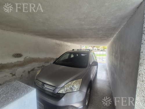 Venta Casa 4 Ambientes Con Cochera Y Jardín En Ezpeleta