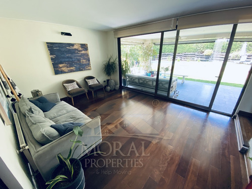Hermosa Casa 4d 3b + Servicio Gran Jardín Formado Piscina