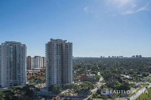 Imagen 17 de 20 de Piso Alto En Alexander Boulevard, 2 Dormitorios